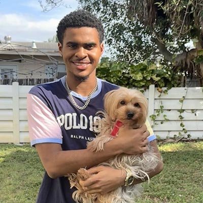 Pet sitter in West Park FL